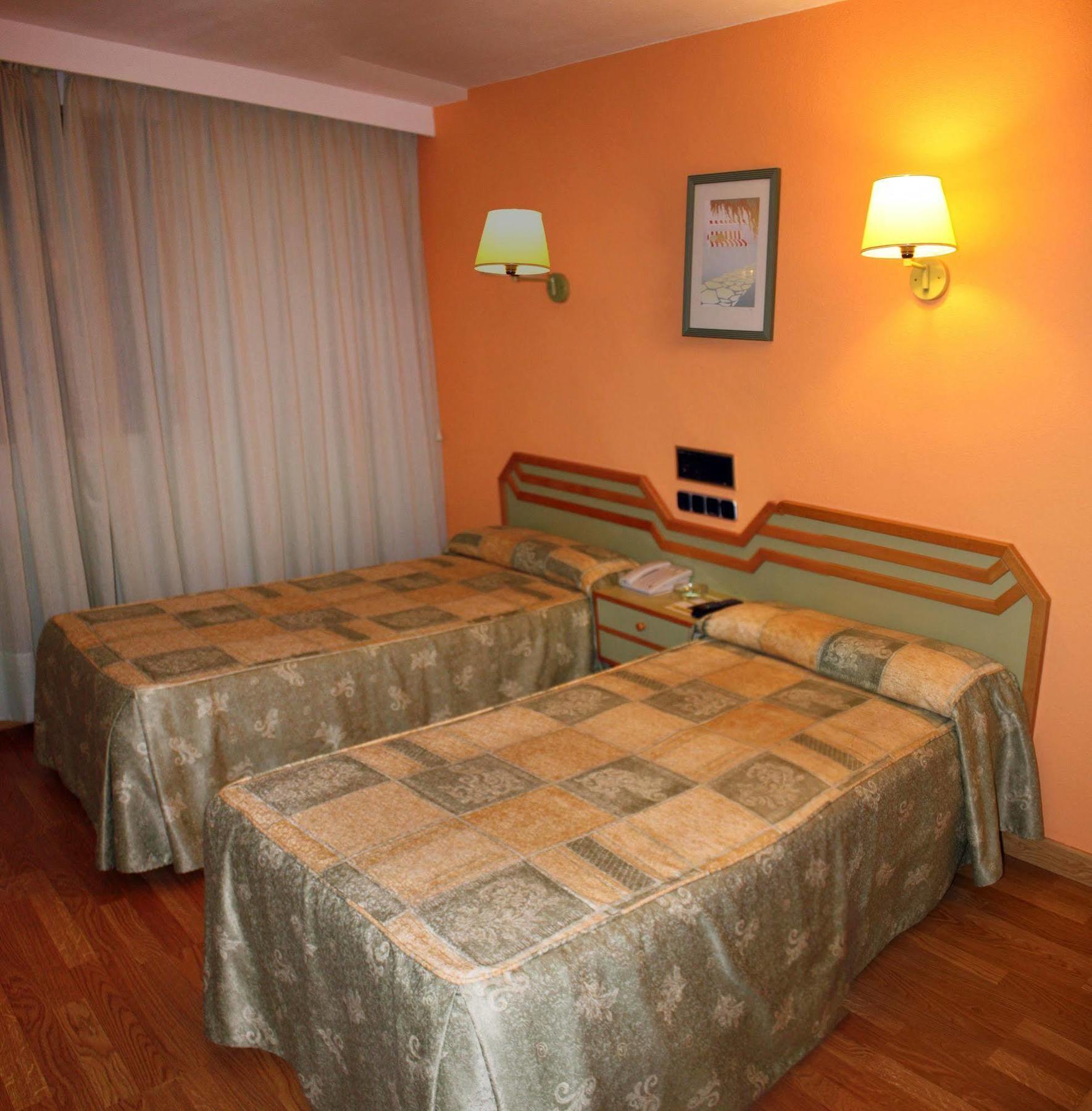 Hotel Alda Guijuelo Esterno foto